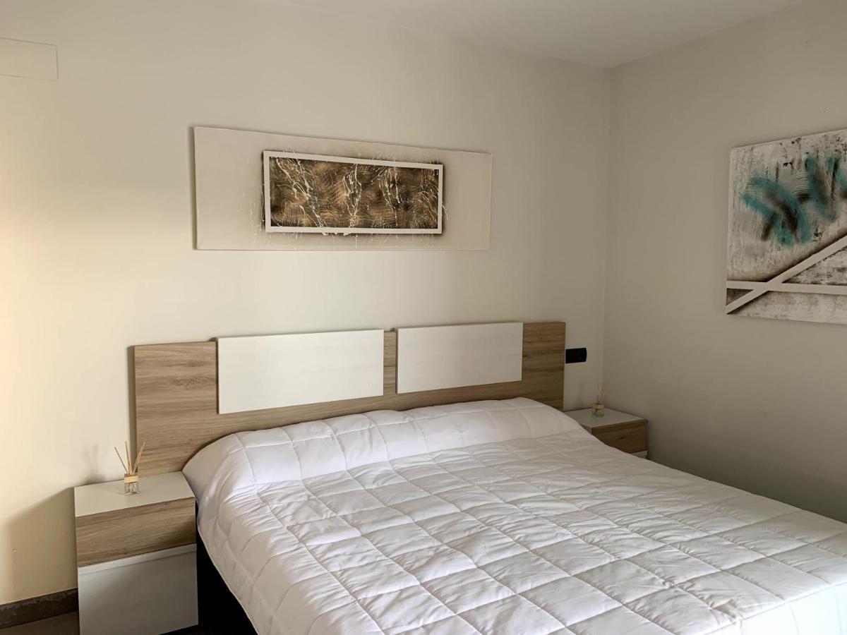 Apartamento con jardín en primera linea de playa con parking y piscina Peñíscola Exterior foto